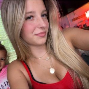 Meet your Posher, Zayda